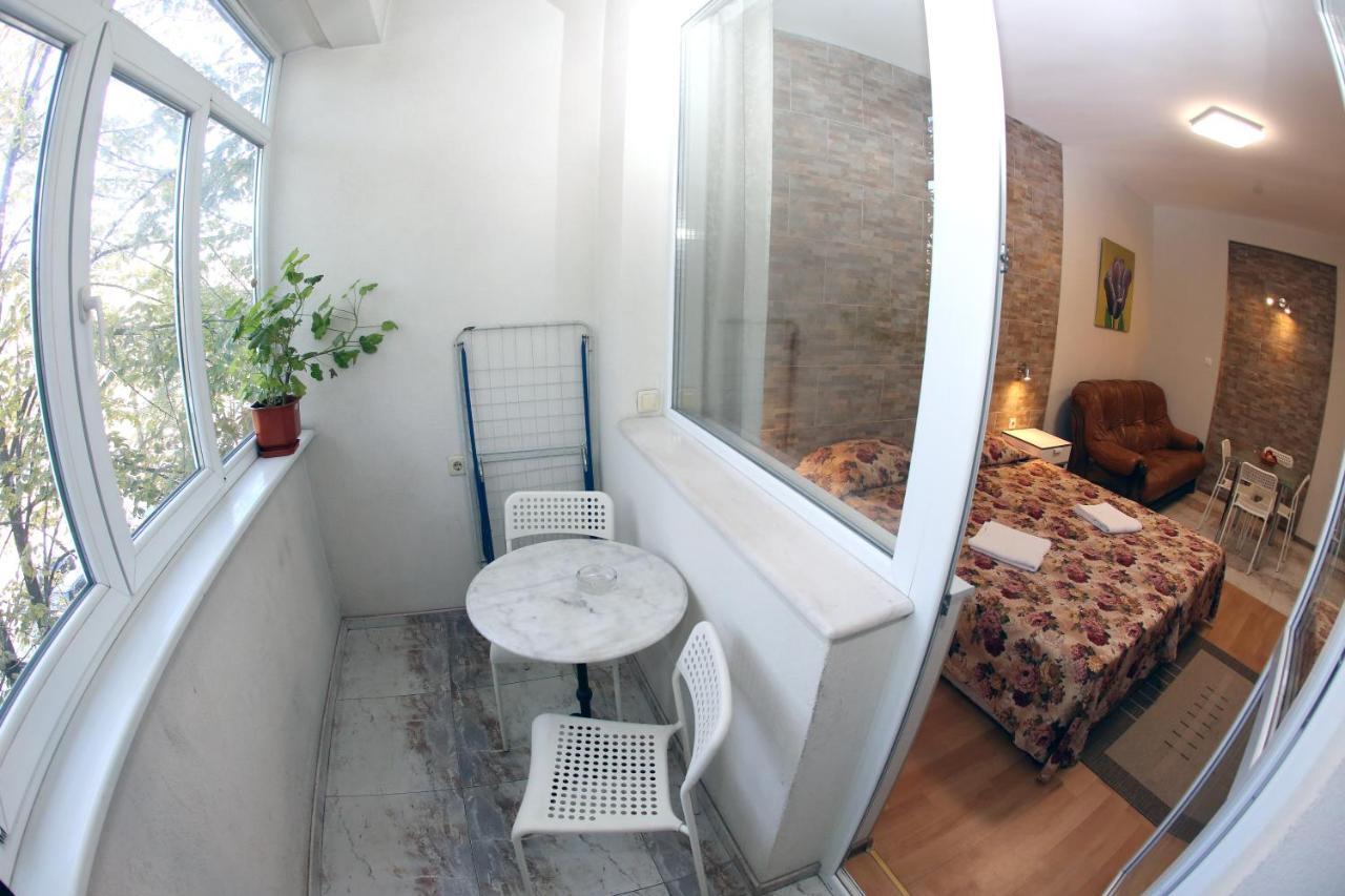 Apartemen Colored House